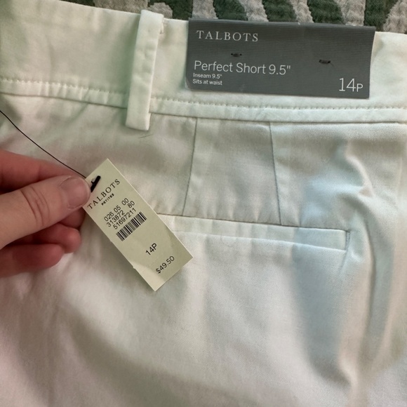 Talbots perfect short 9.5” - Picture 2 of 2